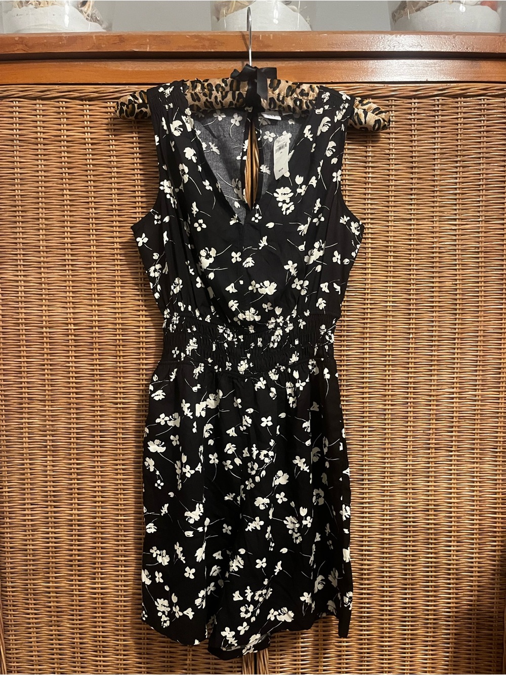 NWT! Women's Black Floral V-Neck Romper